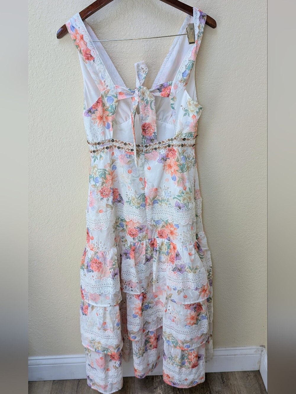 NWT Anewsta Multi Color Floral Muti-tier Ruffled Lace Beaded Dress. Size Medium - Picture 7 of 8